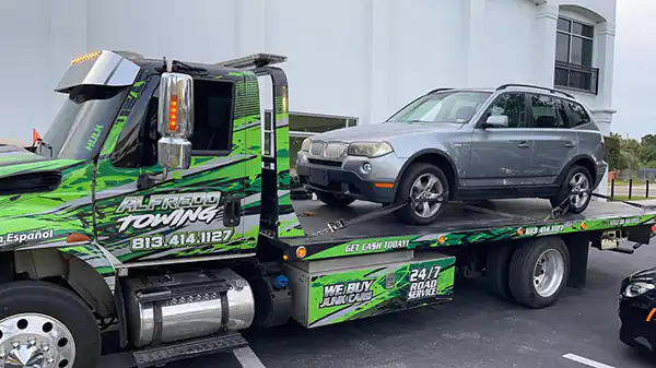 Alfredo light and medium towing service in tampa