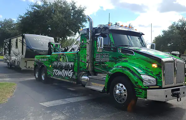 Alfredo towing service company strap method in tampa