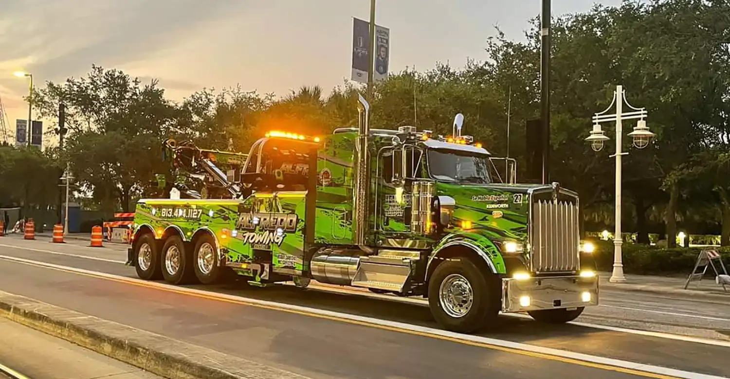 Reliable Equipment Hauling - 24/7 Towing Services In Tampa