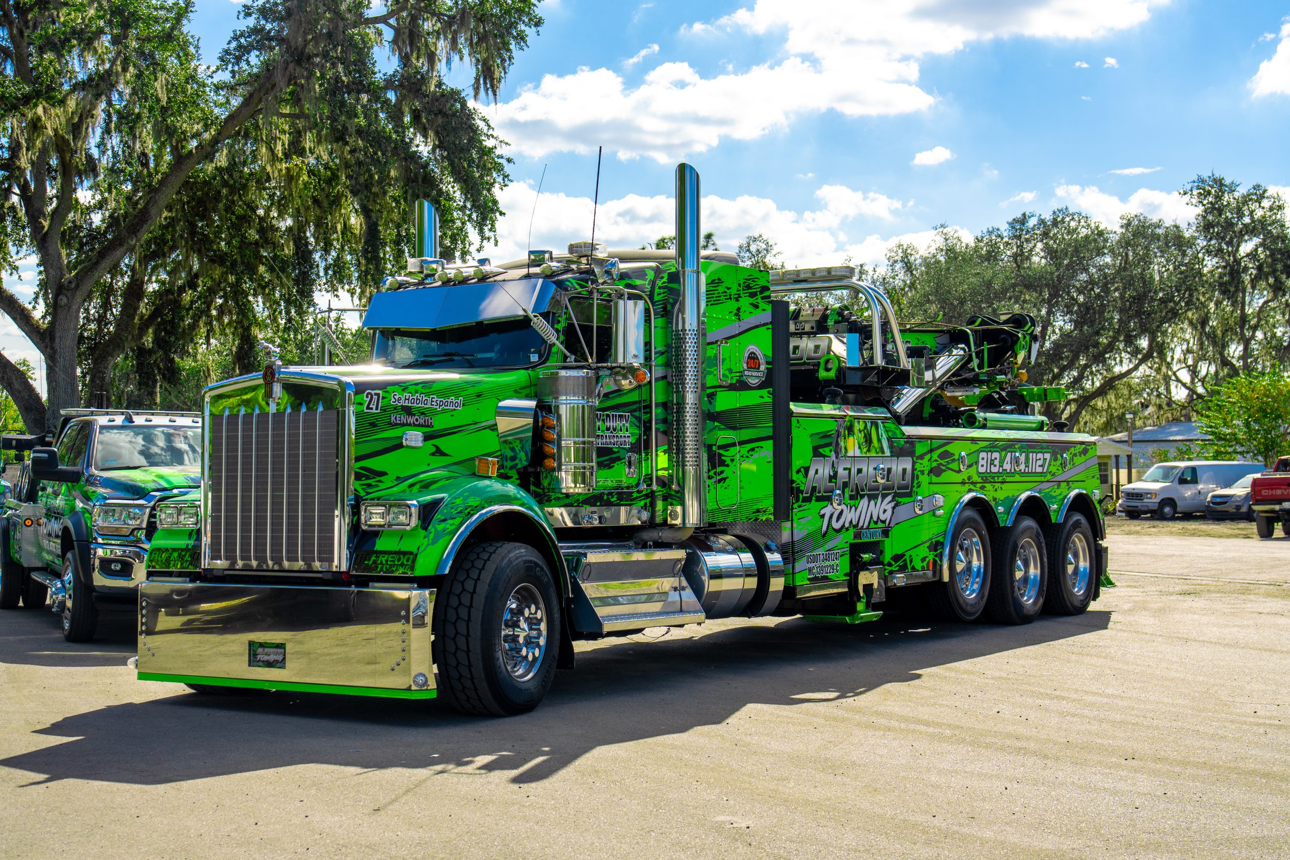 Alfredo Towing Services wrecker